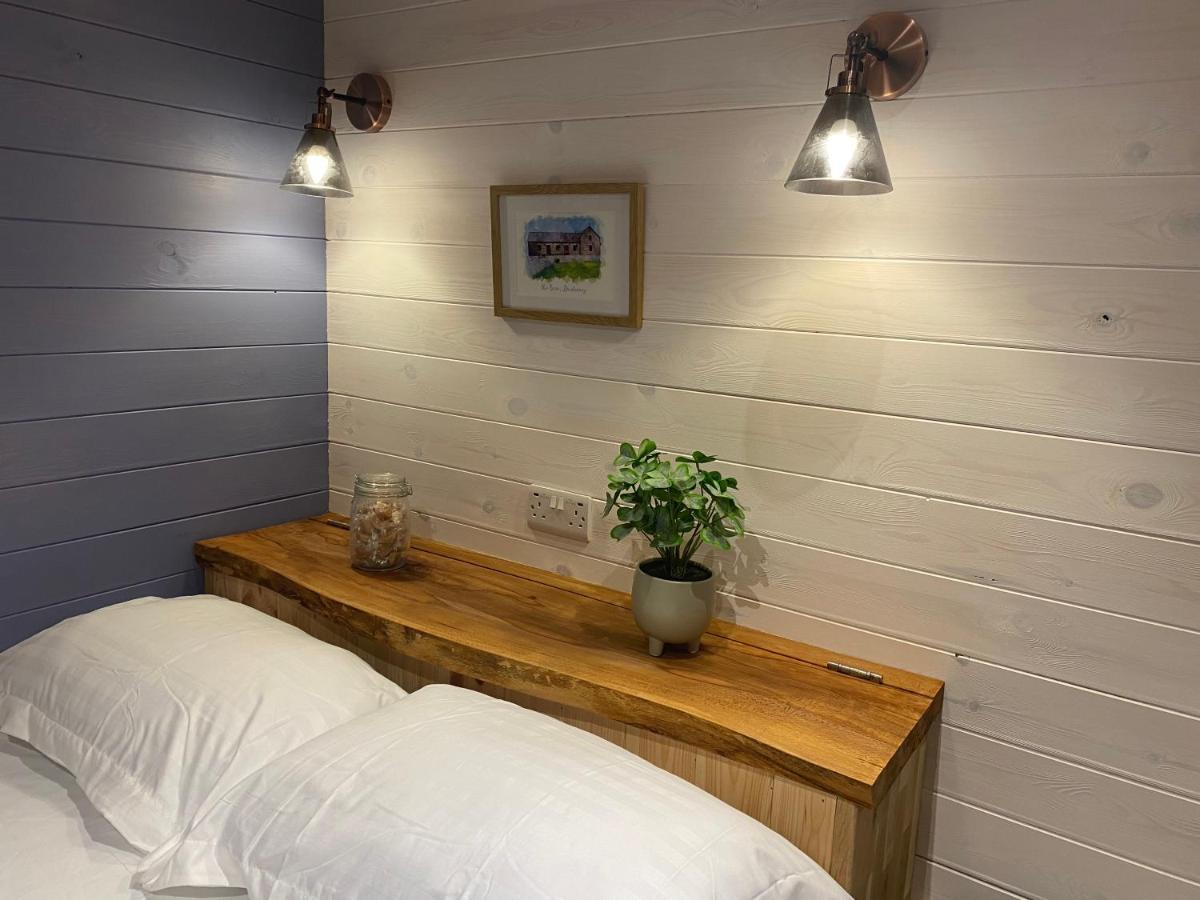 Oakies Farm Stays Llandovery Dış mekan fotoğraf