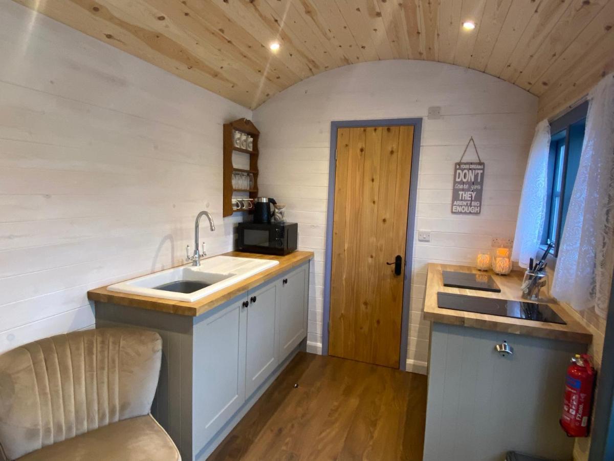 Oakies Farm Stays Llandovery Dış mekan fotoğraf